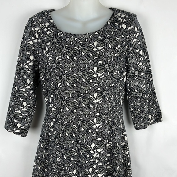 Taylor Flora lDetail Black and White 3/4 Sleeve Mini Dress Size 8 - Picture 2 of 10